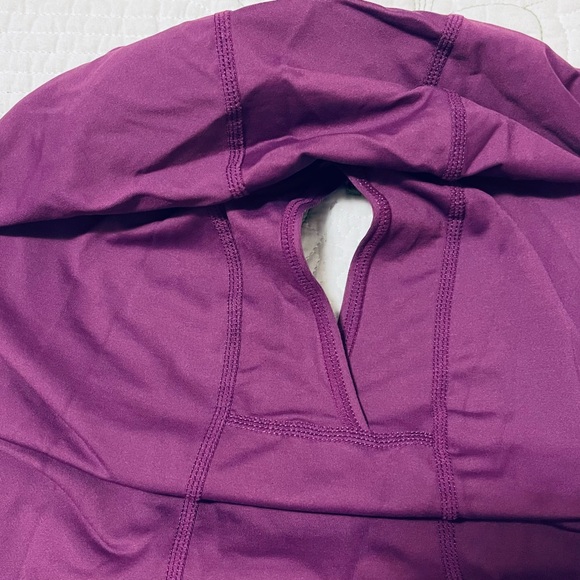 Lululemon Run For Your Life Pullover Size 6. - Picture 4 of 4